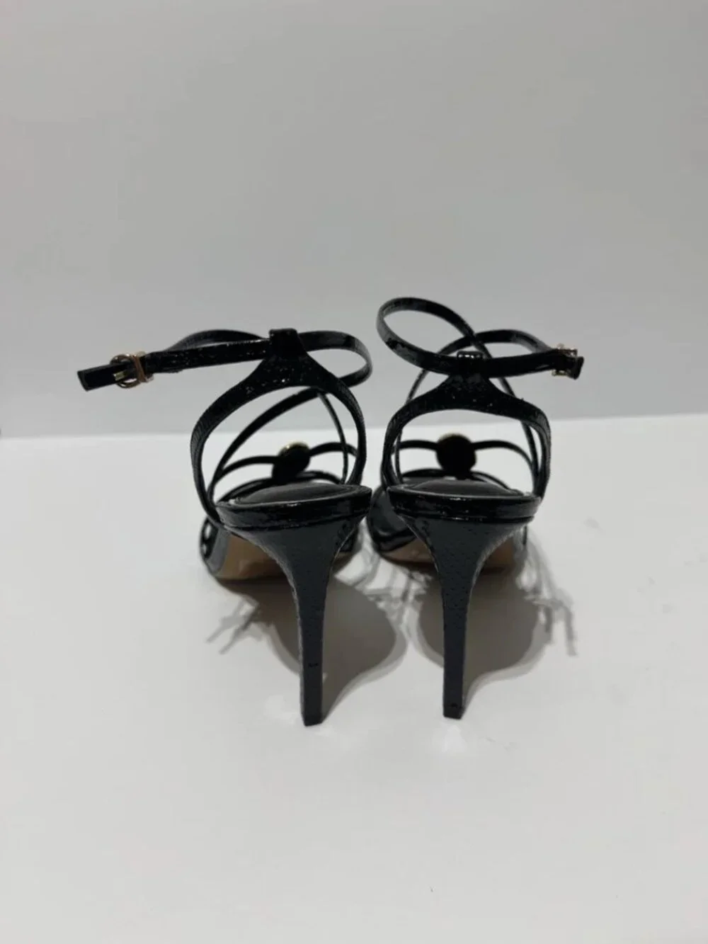 Vince Camuto Womens Arlein Sandals Black Snake Size 9M